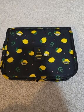 Travel Lemon Print Cosmetic Bag